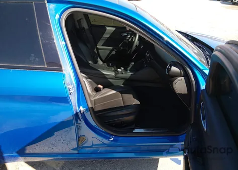 2018 Alfa Romeo Giulia Awd z USA, uszkodzony, nr VIN ZARFAEDN4J7565022